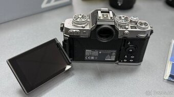 Nikon Z fc + kompletní set 5 objektivů – TOP stav, v záruce