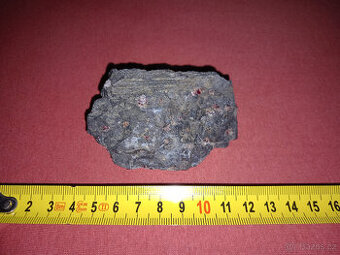 Minerál, nerost, Český granát