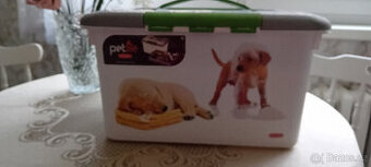 Prodám velmi zachovalý box pro pejsky - 1