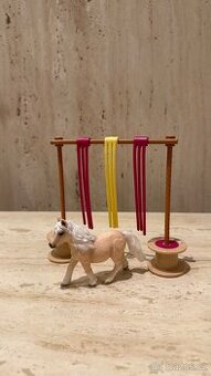 Schleich poník s doplňkem