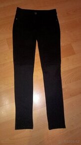 Dívčí černé úzké kalhoty vel. 158