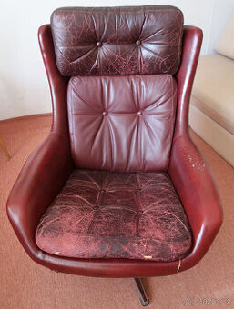 finské kožené křeslo Peem