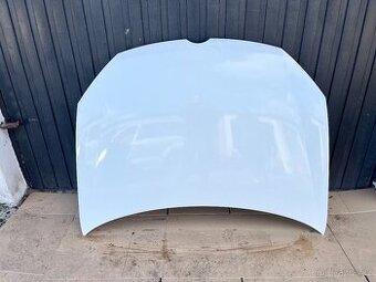 Přední kapota Volkswagen Golf VI – bílá, dobrý stav