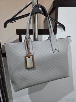 Seda kabelka Armani