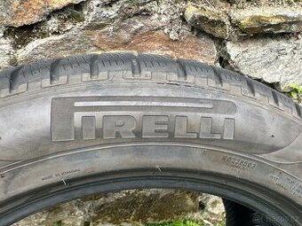 Zimní Pirelli 255/50 R19