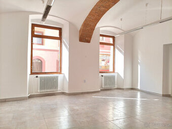 Pronajmu prostory v centru České Lípy kancelář obchod služby