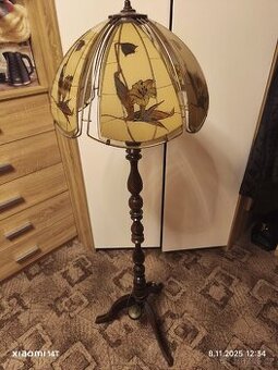 Stojací lampa