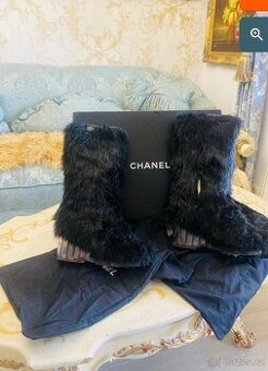 CHANEL kozačky bottes en fourrure noire talons plexi 38,5
