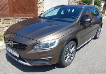Volvo V60 D3 Cross Country - 1