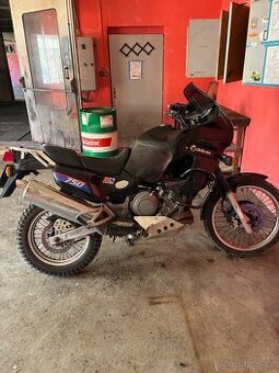Yamaha xtz 750