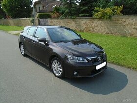 Lexus CT200H - 1