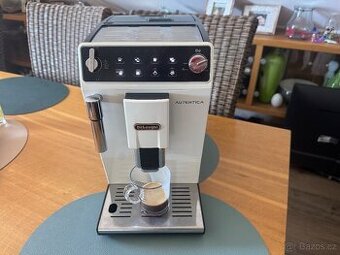 Automatický kávovar delonghi autentica bílý