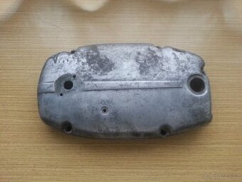 Nefunkční otáčkoměr, kryt motoru Jawa 350 634