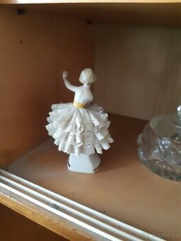 Prodám porcelánovou panenku, pozůstalost.