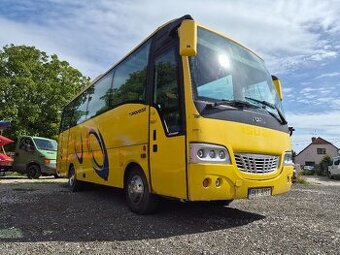 Autobus ISUZU 26+1 míst - 1