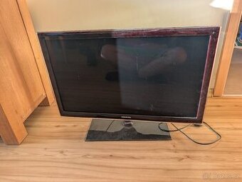 32" Smart LED TV Samsung Na opravu / náhradní díly