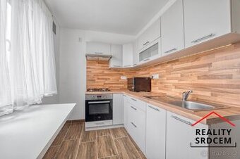 Pronájem zrekonstruovaného a nezařízeného bytu 2+1 s lodžií,