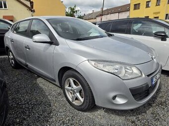 Renault Mégane
1.6 i Parkovací senzory