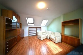 Pronájem prostorného bytu 2+1 o 102 m², Veselí nad Moravou.