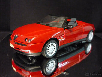 Alfa Romeo V6 Spider Maisto 1/18