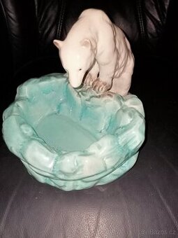 Popelník s medvědem. z.n Jílové u Děčína V.20cm Š.21 cm supe