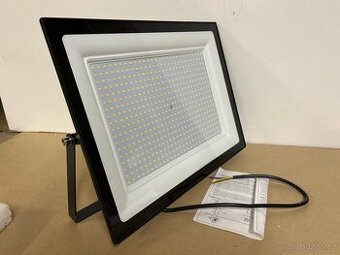 500W LED venkovní reflektor, 3000K, IP66, 50000LM