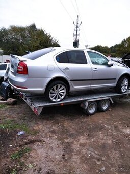 škoda octavia 2 1.6tdi stříbrná bílá sedan combi dily