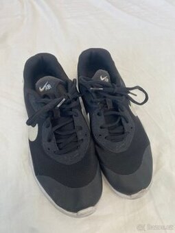 Černé tenisky Nike Air – vel. 38