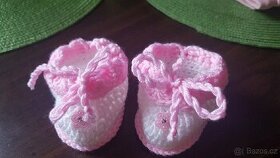 Dětské pletené růžové capáčky pro miminko