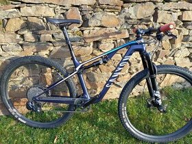 Canyon LUX CF 7 11/2020 vel. S do 175 cm