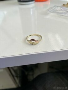 Zlatý dámský prsten 585 14k