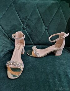 Luxusni svatebni trblitave zlate sandale s kaminky 37