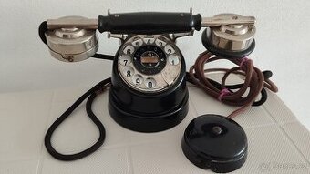 Starý telefon TELEGRAFIA z roku 1927 tzv. kopýtko