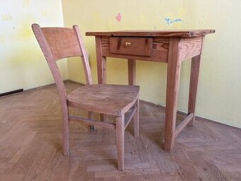 Stolek  a židle