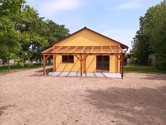 Moderní dřevostavba s velkým pozemkem a fotovoltaikou – přip