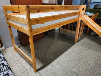 Postel vyvýšená masiv borovice kompletní