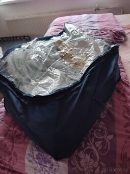 Dětská postýlka s vybavením