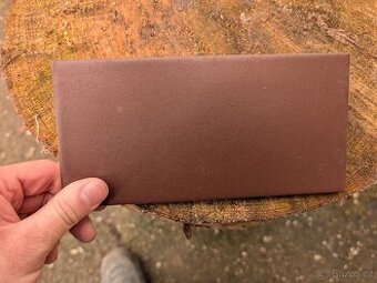 Obklad hnědý 10x20 cm - 1