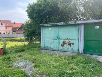 Garáž v Novém Městě na Moravě. - 1