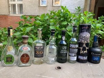Lahve od rumu, whisky, konaku - 1