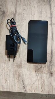 Motorola Edge 30 8/256 + příslušenství