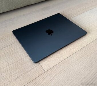 ZÁNOVNÍ APPLE MACBOOK AIR 2024 13.6” M3/8GB RAM/256GB,ZÁRUKA