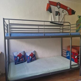 Patrová kovová postel IKEA