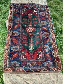 Krásný starý ručně tkaný  koberec  s třásněmi č.2