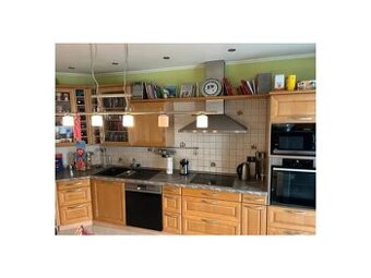 Kuchyně z masivu se spotřebiči a ostrůvkem,5606