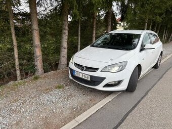 Opel Astra, 2.0D sport tourer - na splátky bez registru