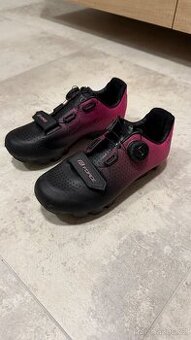 Dívčí tretry Force