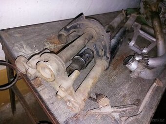 Panelka vidlice a kolena