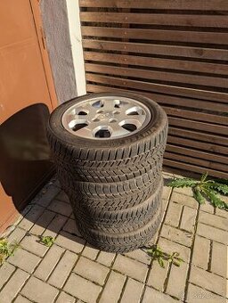 Mitsubishi 15 palců litá kola + zimní gumy 195/50 R15