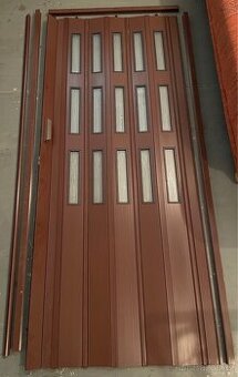 Plastové shrnovací dveře, prosklené 83 x 192 cm + rám 3 cm